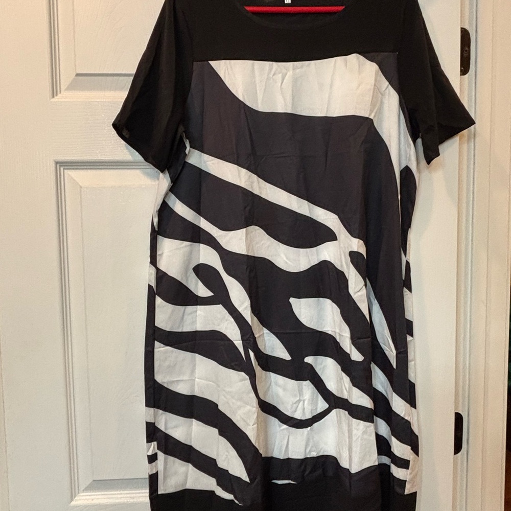 Stylish Black and White Dress